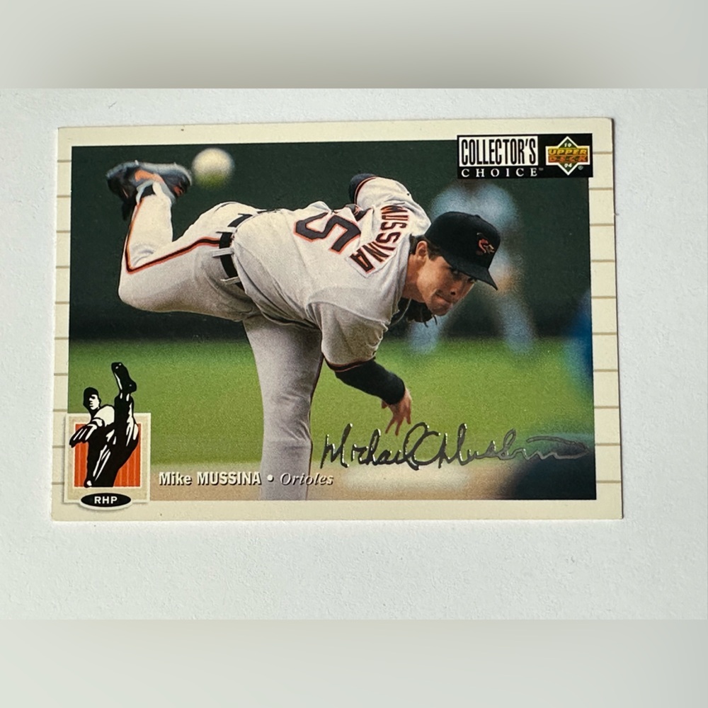 Mike Mussina - Baltimore Orioles. Trading Card - No. 475.